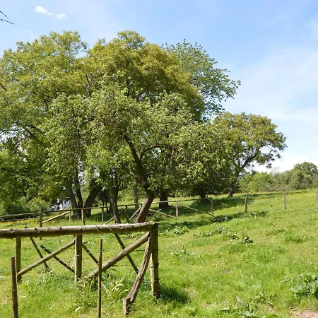 Сasa de vacaciones Delightful With Meadow View Grimonster