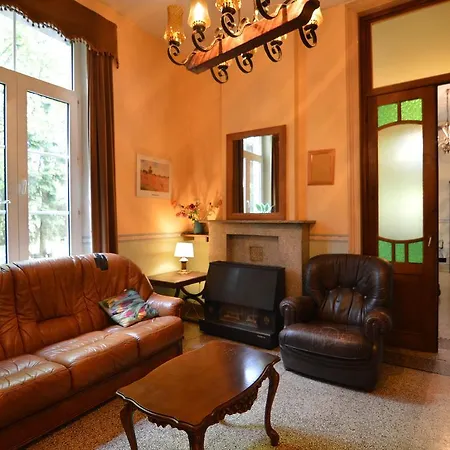 Delightful With Meadow View Сasa de vacaciones Grimonster