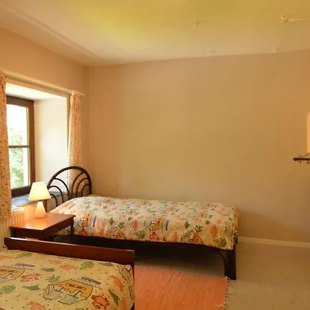 Сasa de vacaciones Delightful With Meadow View